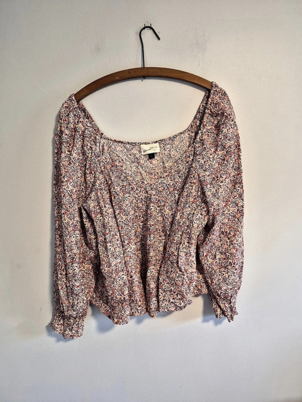 Universal Thread Xl Multicoloured Floral Sweatheart Neckline Long Sleeve Blouse